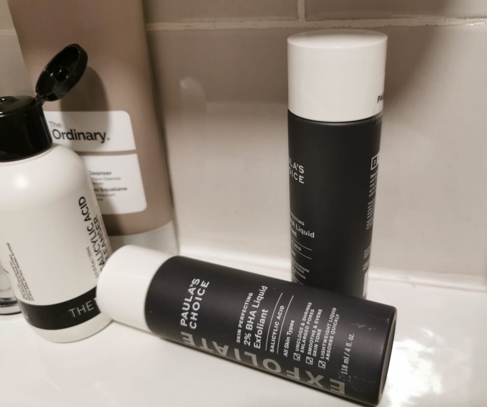 Paula's Choice 2% BHA Liquid Exfoliant
unclogged pores
cruelty-free, vegan, cult beauty, skincare, oily skin, acne treatment